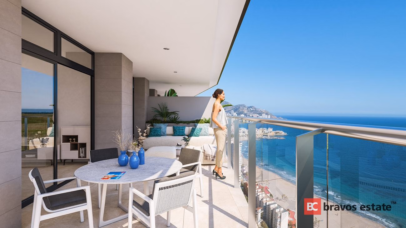 Seafront 2-Bedroom Apartment in Benidorm · 110 m² - 4