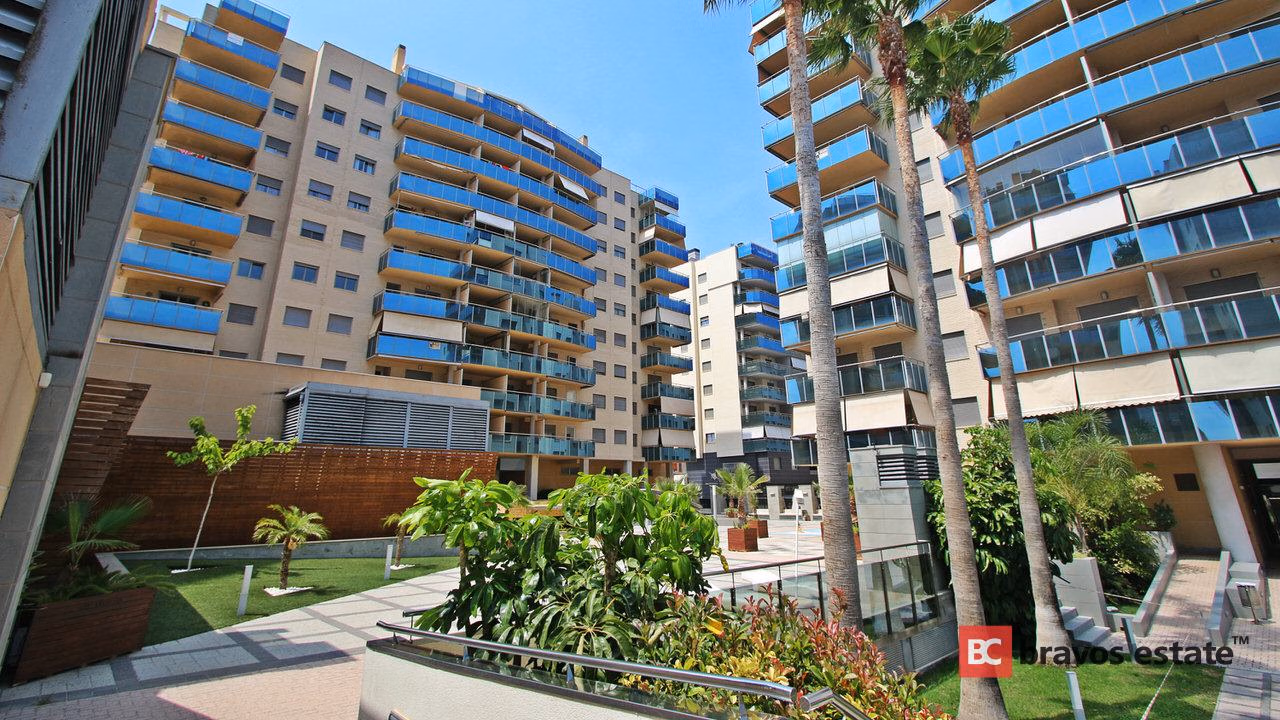 Beachside 4-Bedroom Apartment in El Campello · 141 m² - 13