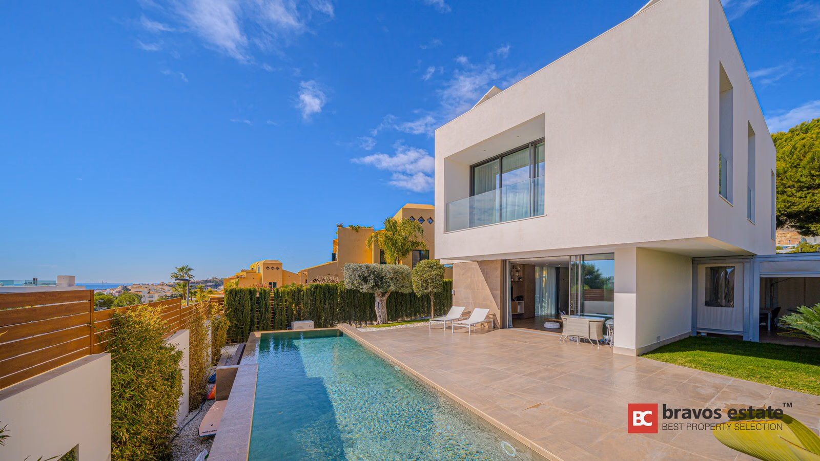 Spacious 6-Bedroom Villa in Finestrat - 1