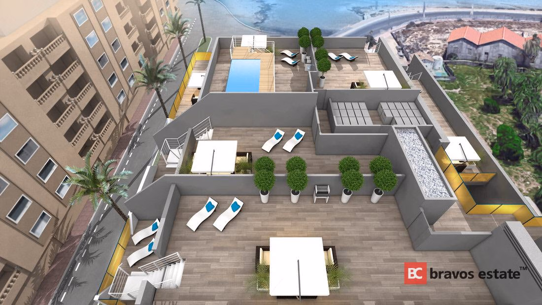 Seafront 2-Bedroom Apartment in Torrevieja - 1