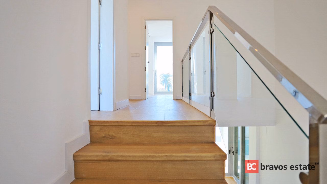 Spacious 3-Bedroom Villa in Playa de San Juan - 9