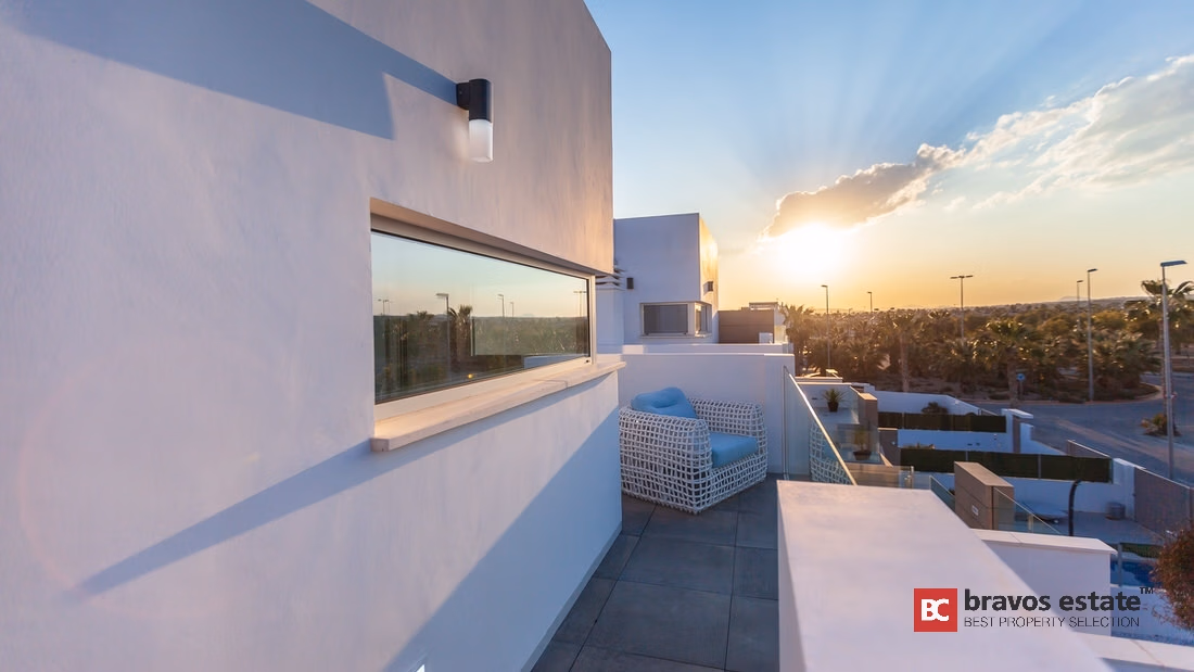 Villa de Obra Nueva de 3 Dormitorios en Guardamar del Segura - 21