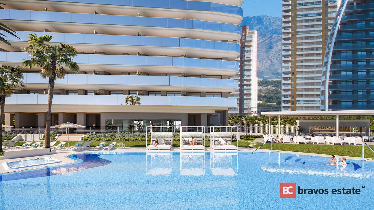 Seafront 2-Bedroom Apartment in Benidorm · 110 m² - 3
