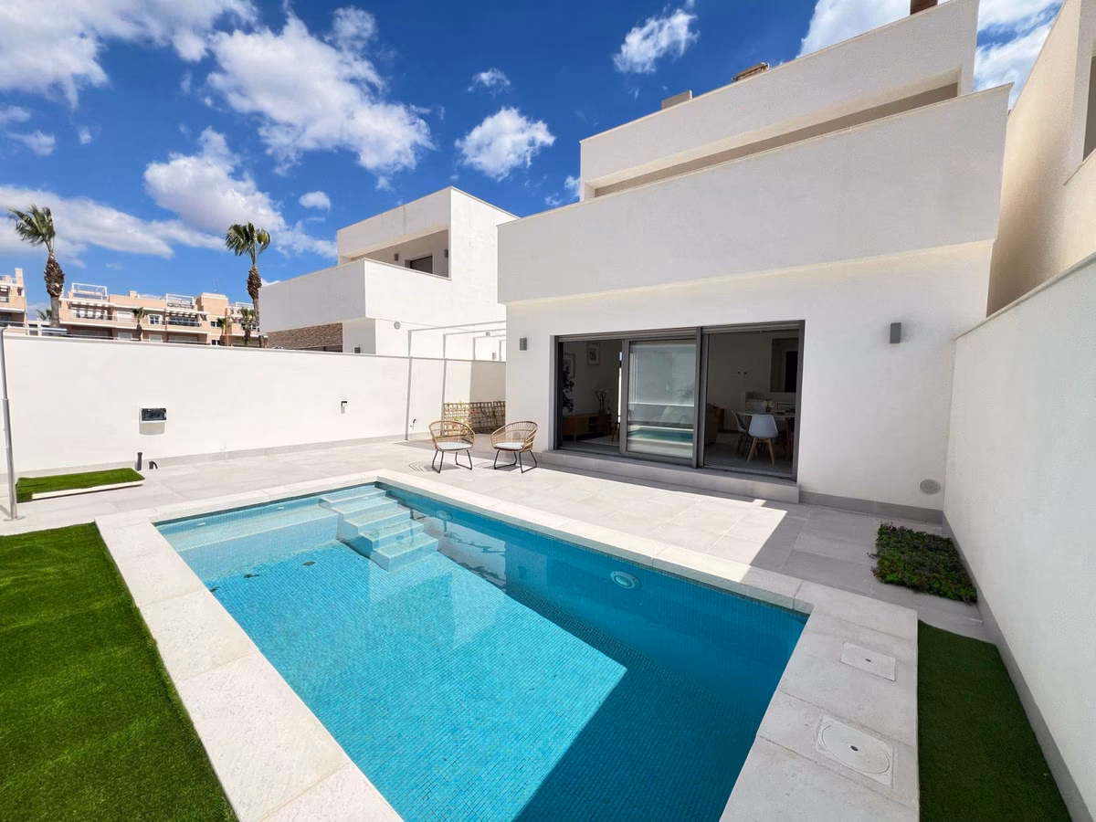 La Vista Boulevard — 3-Bedroom Detached Villas near Zenia Boulevard 1