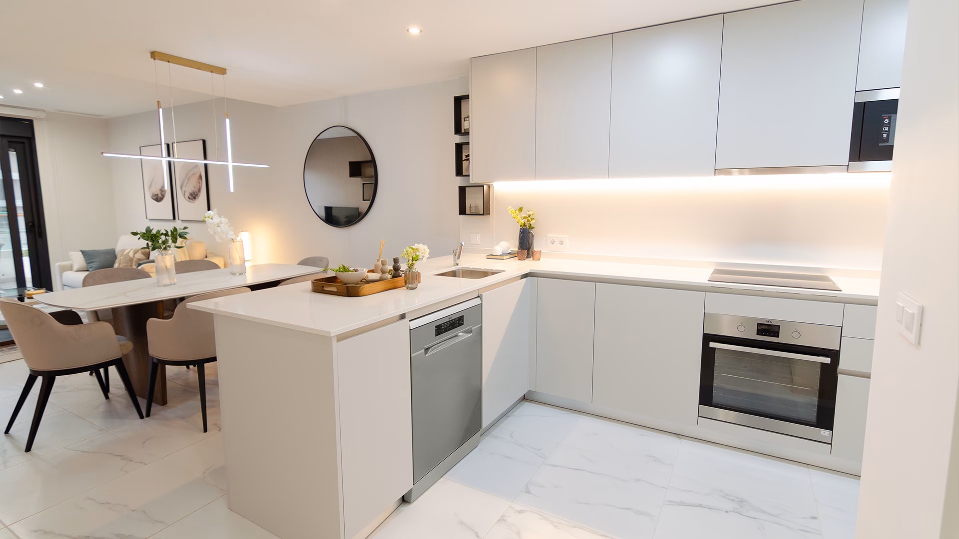 Cocina moderna en blanco