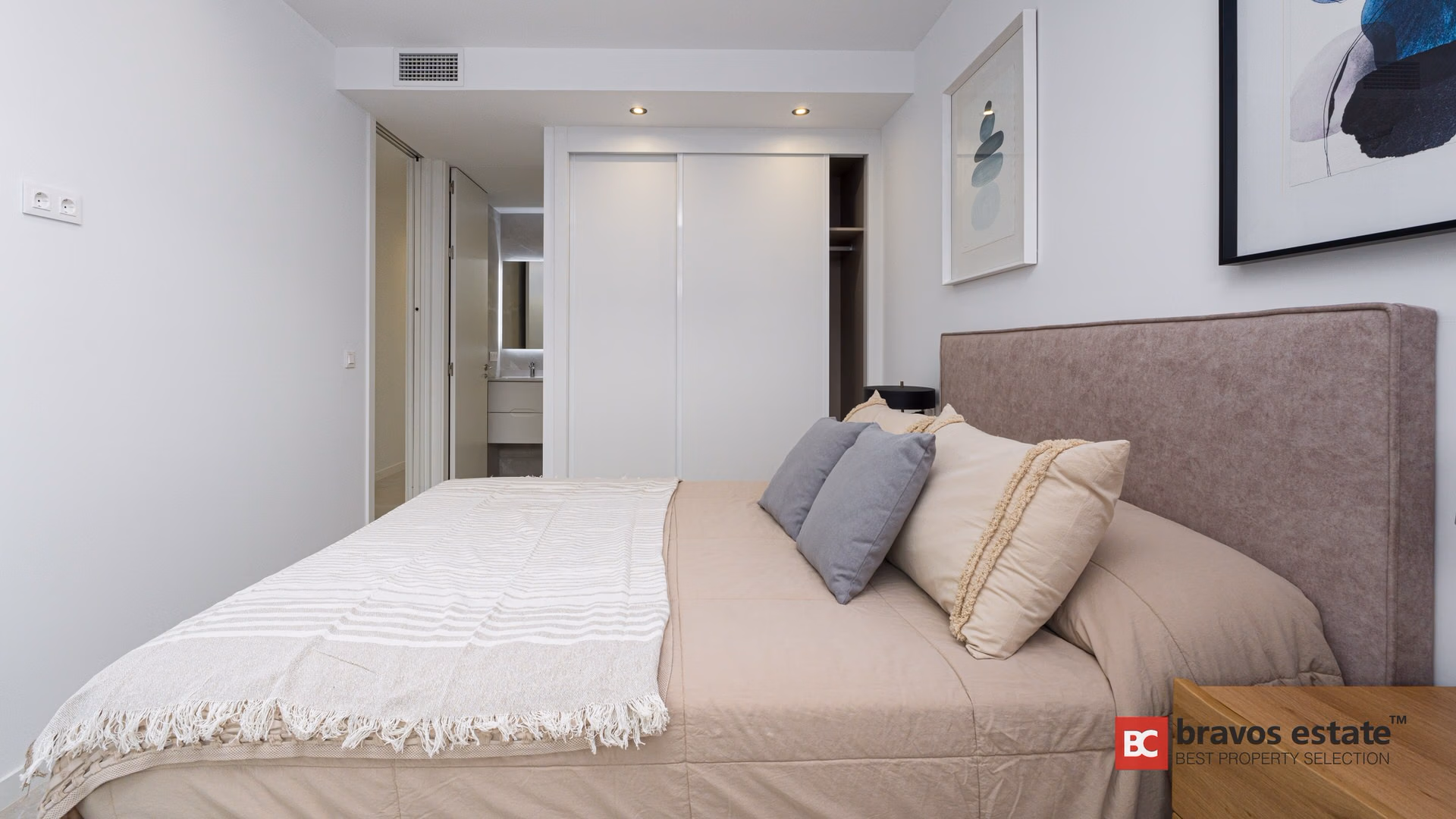Apartamento de 3 Dormitorios con Vistas al Mar y al Skyline, Finestrat - 14