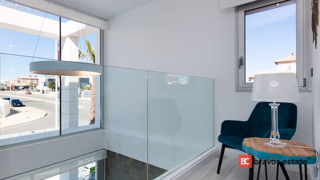 Spacious 3-Bedroom Villa in Cabo Roig - 14