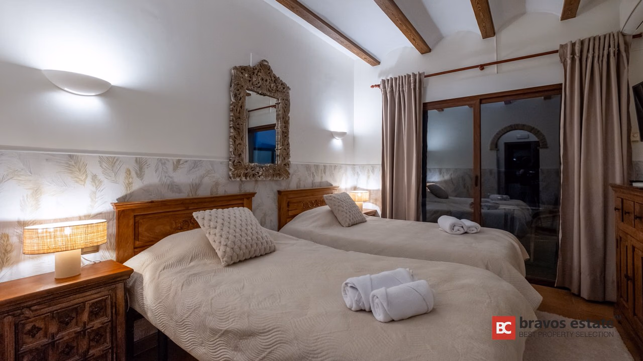 Villa De Lujo de 12 Dormitorios en Finestrat - 37