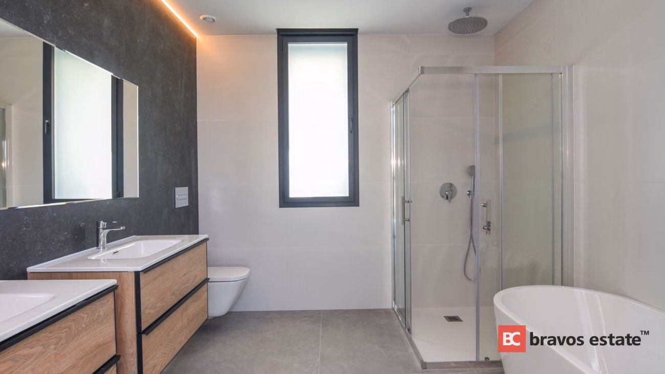 Luxury 5-Bedroom Villa in Benissa - 2