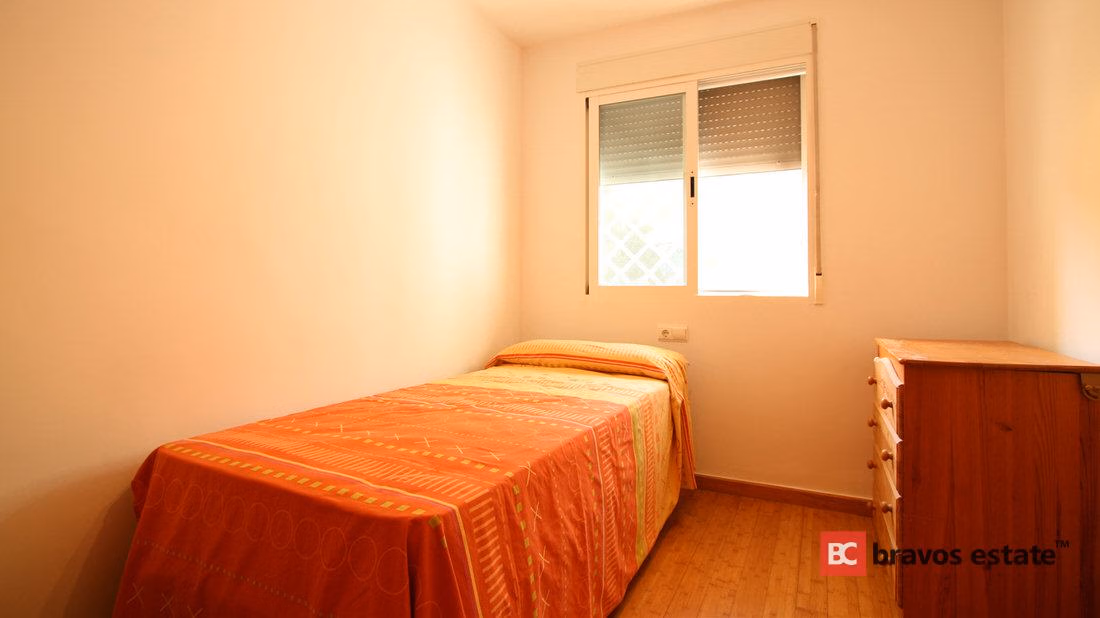 Spacious 4-Bedroom Bungalow in Playa de San Juan - 13