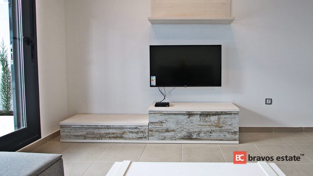 Beachside 2-Bedroom Apartment in Arenales del Sol · 113 m² - 18