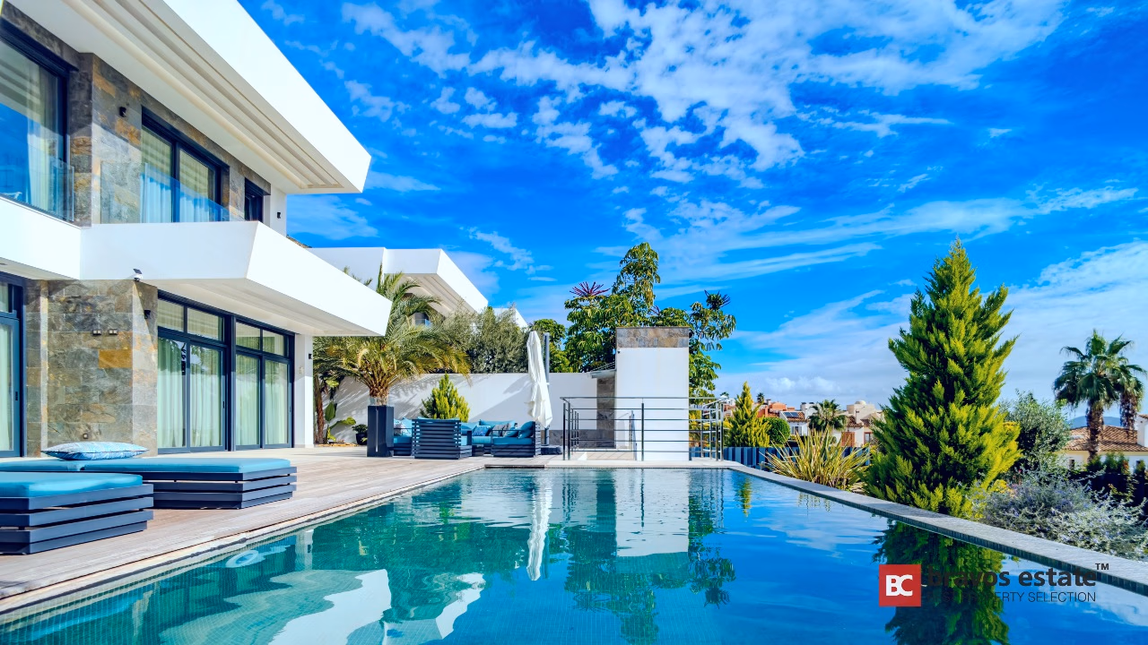 Villa De Lujo de 5 Dormitorios en Finestrat 1