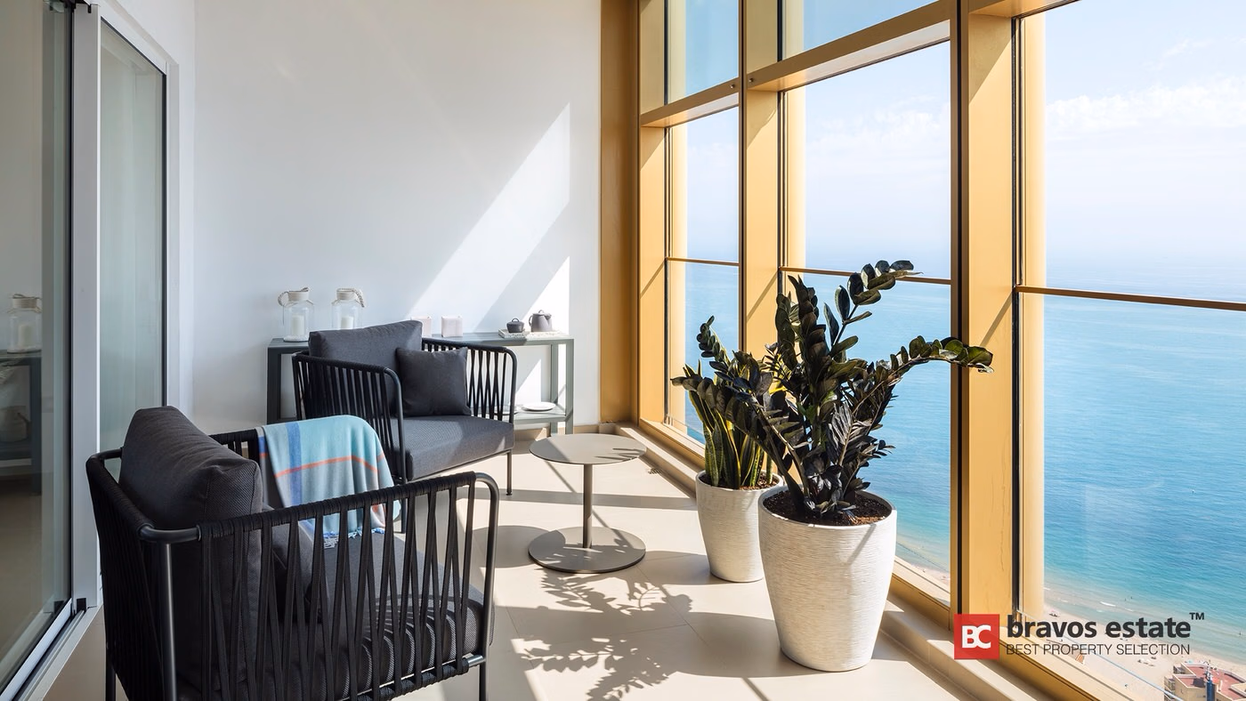 Beachside 2-Bedroom Apartment in Benidorm - 2