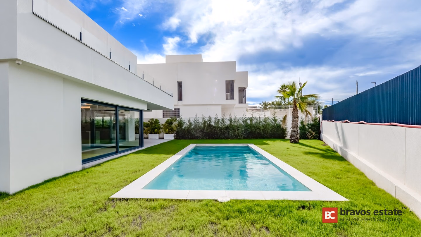 Villa with Elevator and En-Suite Bedrooms in Alfaz del Pi - 37