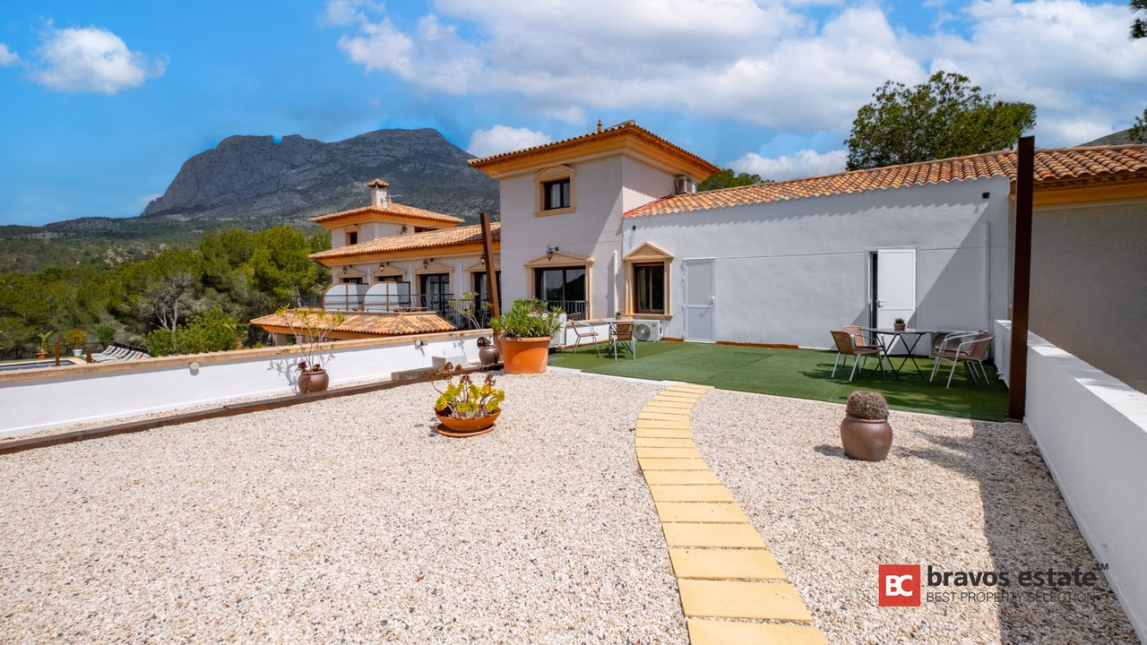 Villa De Lujo de 12 Dormitorios en Finestrat - 79