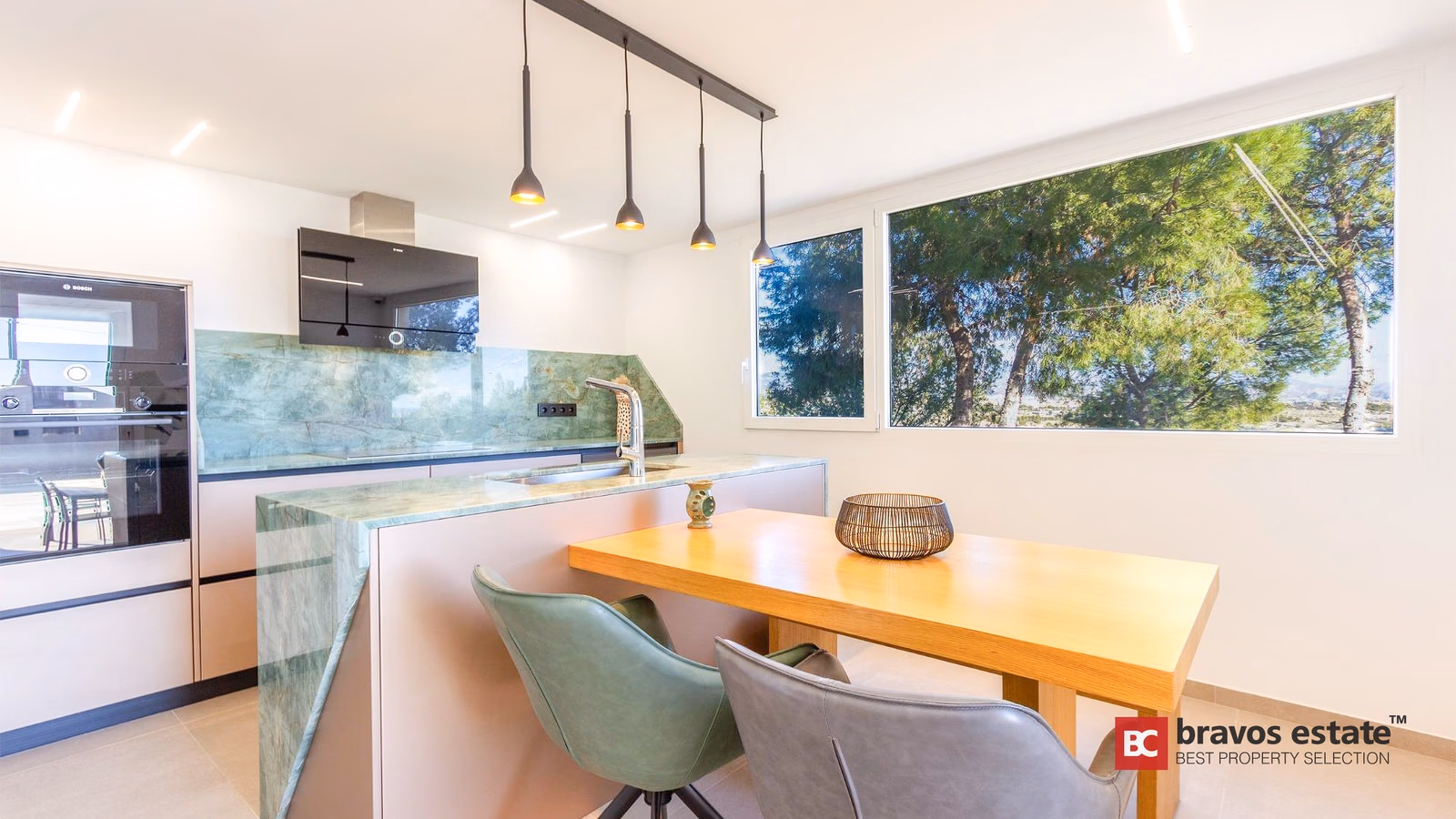 Spacious 4-Bedroom Bungalow in Mutxamel - 6
