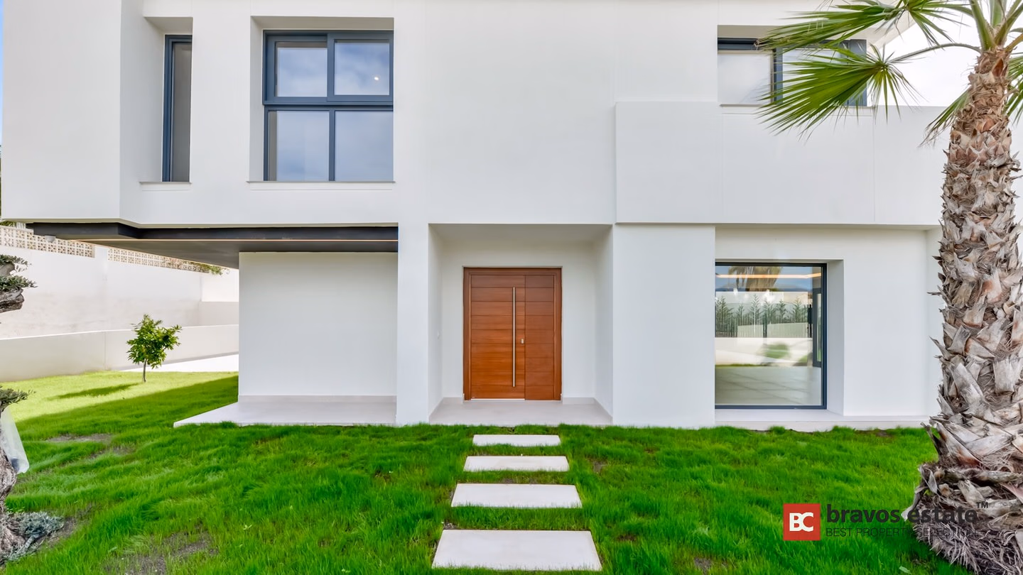 Villa with Elevator and En-Suite Bedrooms in Alfaz del Pi - 36