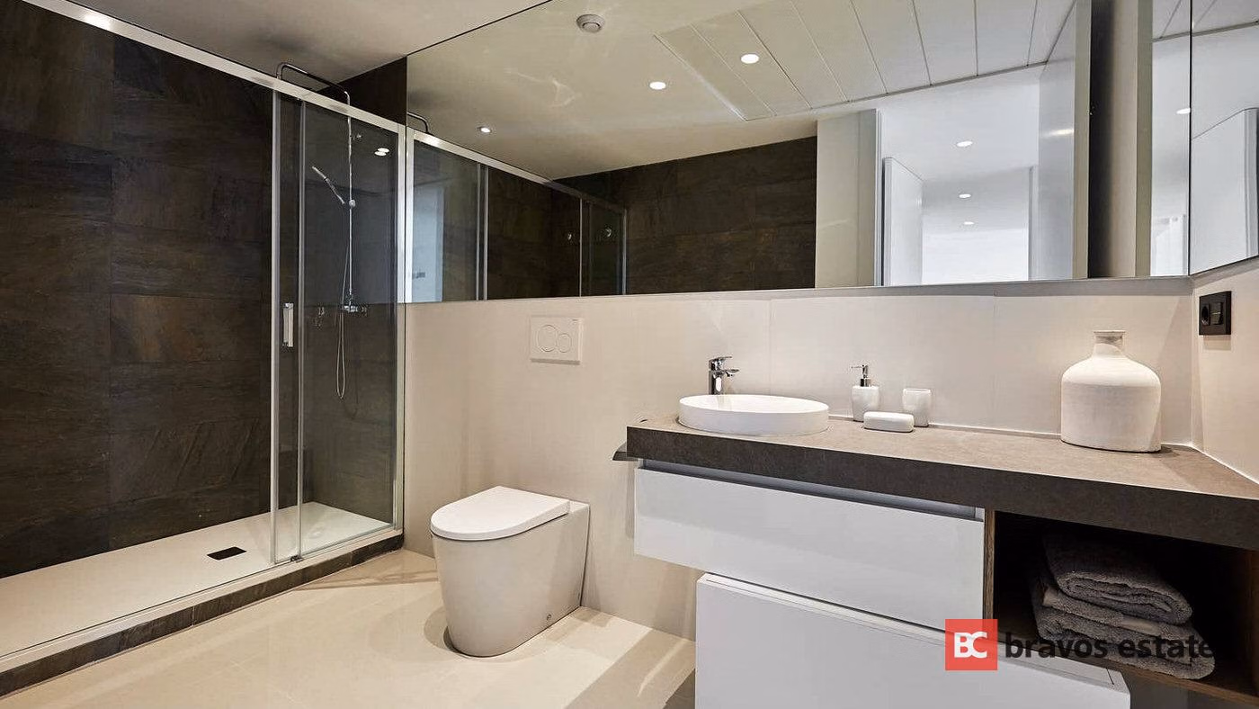 Villa con techos de 3,2 m y vistas al mar en las colinas de Benidorm - 12