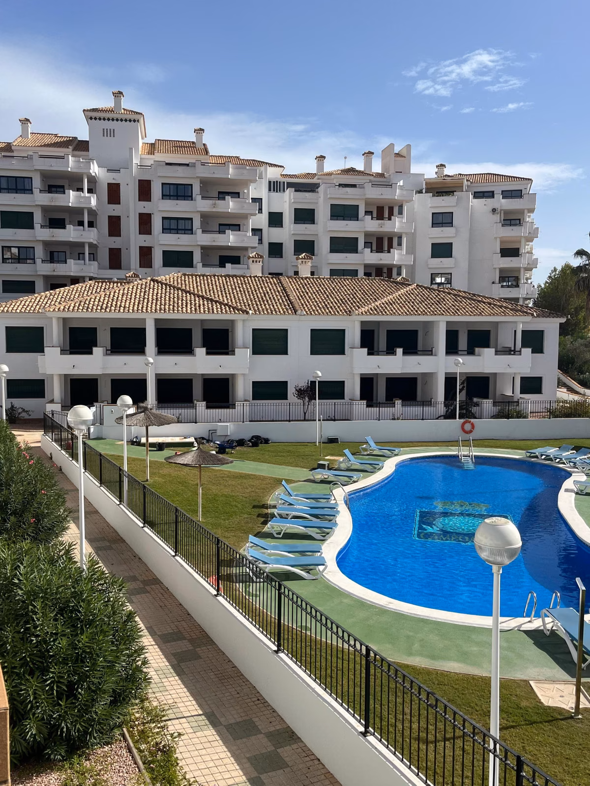 Residencial Iron — квартиры и пентхаусы с двумя спальнями в Lomas de Campoamor 1