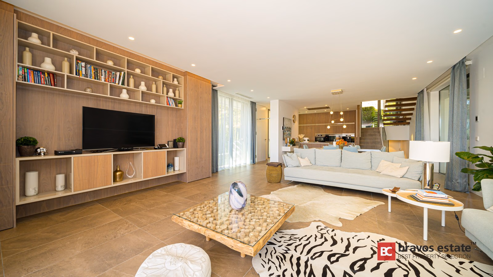 Spacious 6-Bedroom Villa in Finestrat - 4