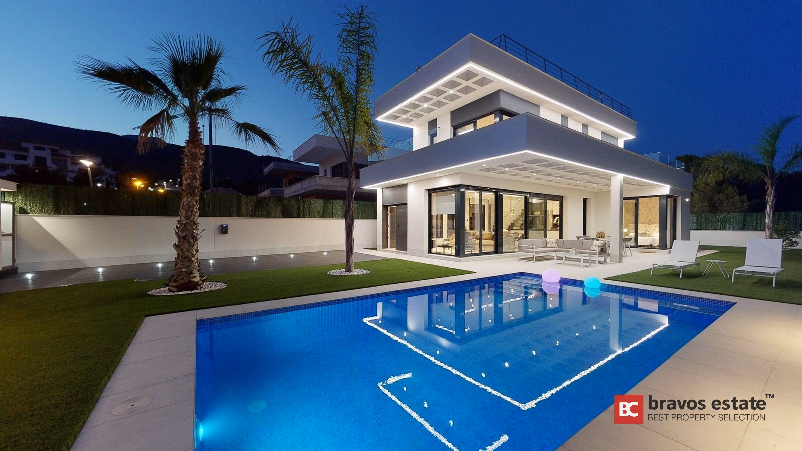 Villa Espaciosa de 3 Dormitorios en Finestrat · 328 m² - 1