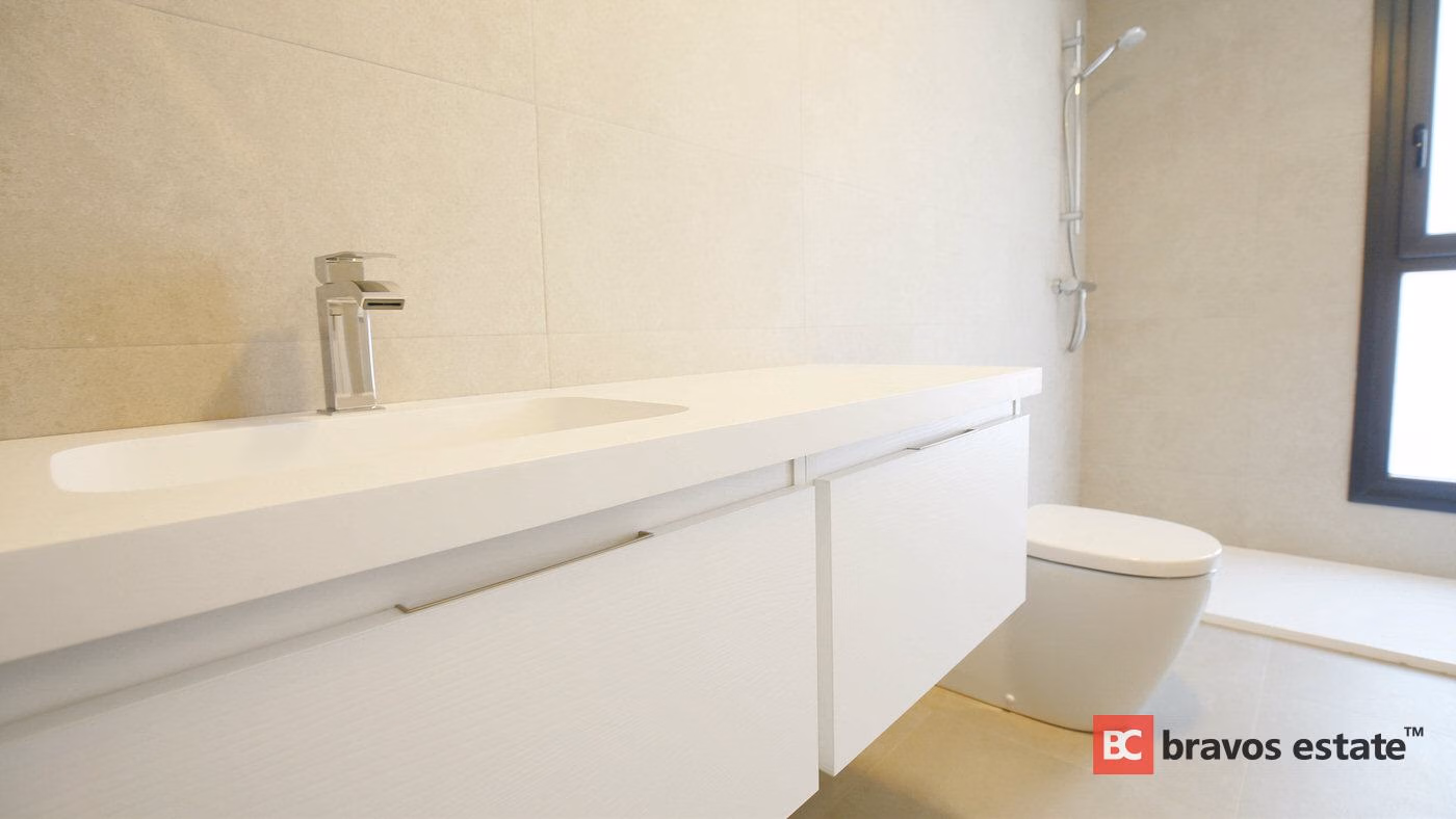 Beachside 3-Bedroom Bungalow in Torre de la Horada - 2