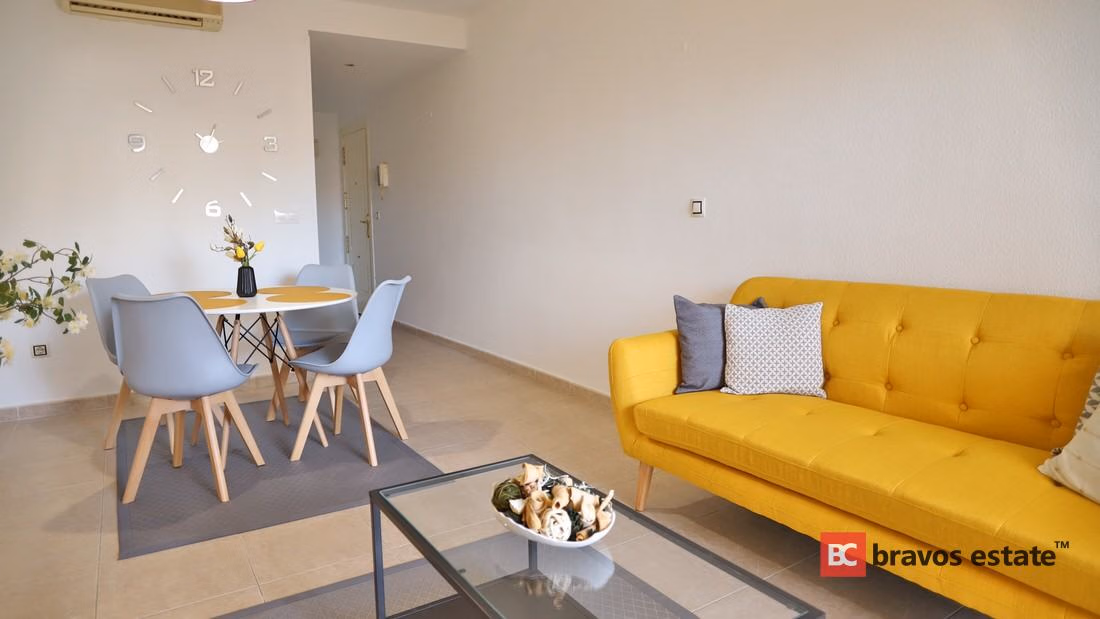 Seafront 2-Bedroom Apartment in El Campello · 75 m² - 15