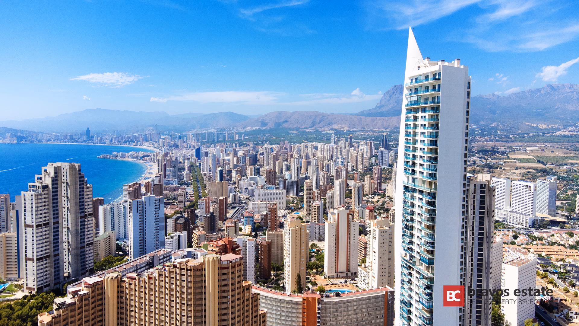 2-Bedroom Apartment on the 19th Floor of Torre Lugano — Rincón de Loix, Benidorm 1