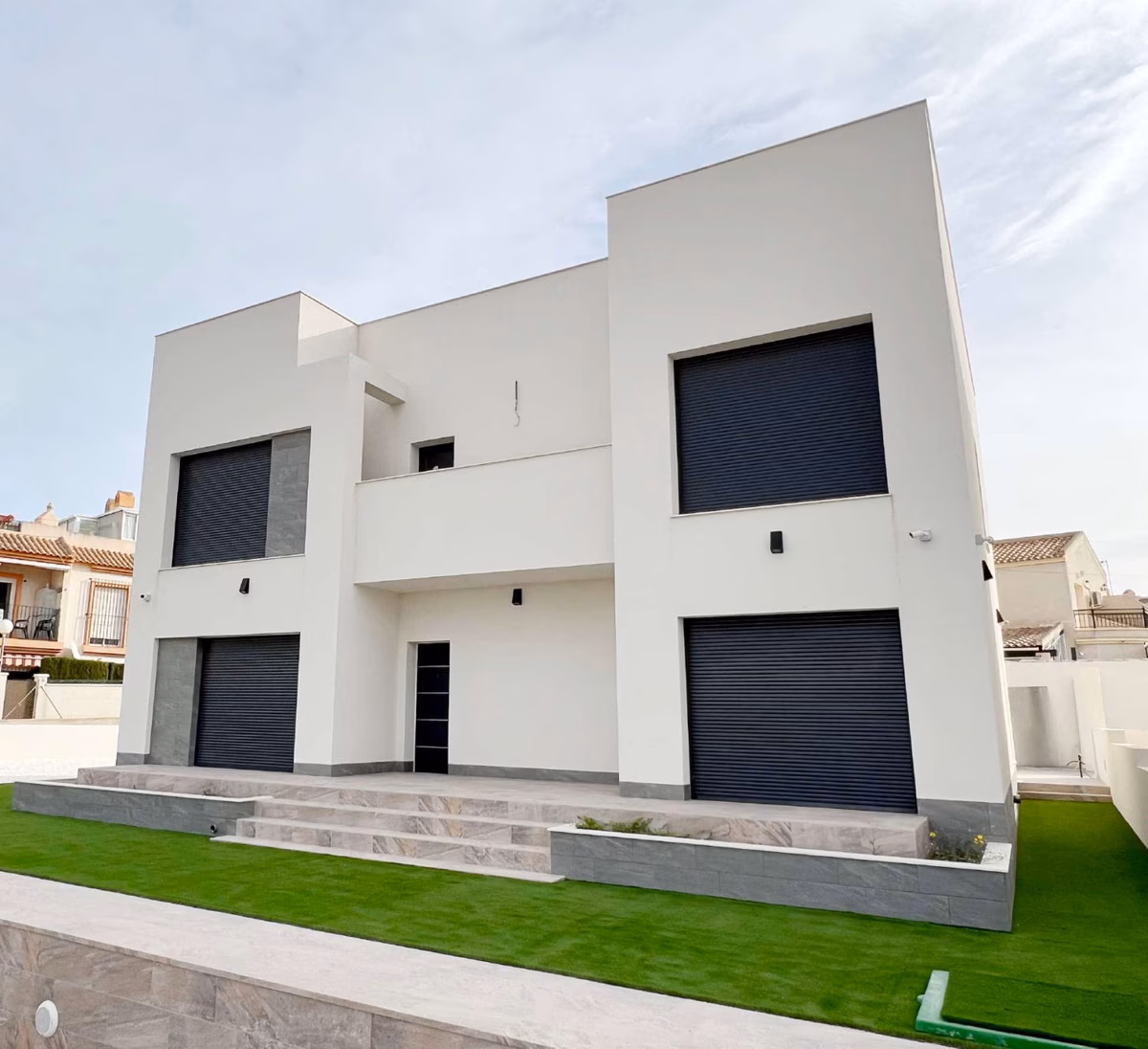 Torrevieja Twins — 5-Bedroom Detached Villas in Aguas Nuevas, Torrevieja 1