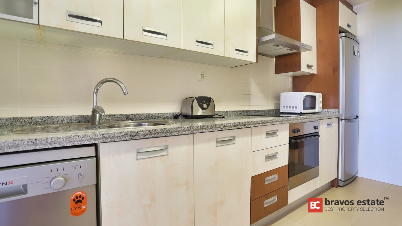 Beachside 3-Bedroom Apartment in El Campello - 14