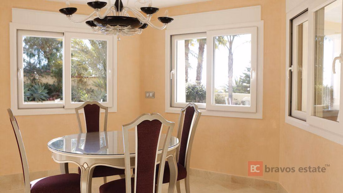 Villa De Lujo de 4 Dormitorios en Benissa · 465 m² - 1