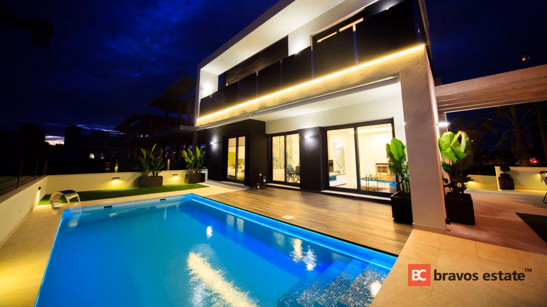 New Build 3-Bedroom Villa in Cabo Roig · 193 m² - 17