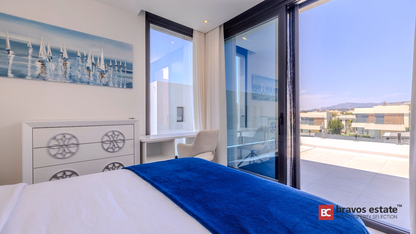 Villa Espaciosa de 4 Dormitorios en Finestrat - 9