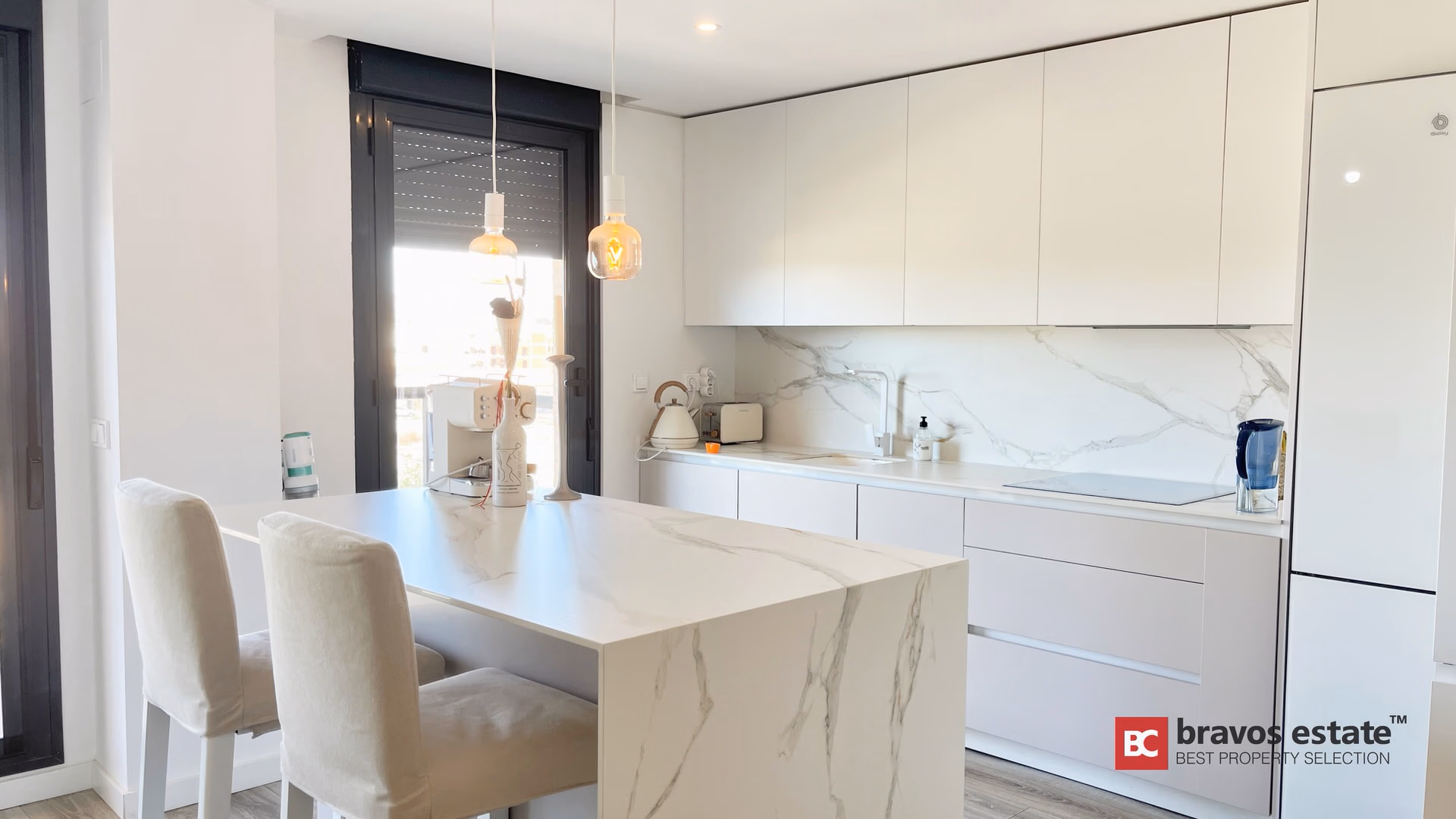 Beachside 2-Bedroom Apartment in El Campello · 100 m² - 4