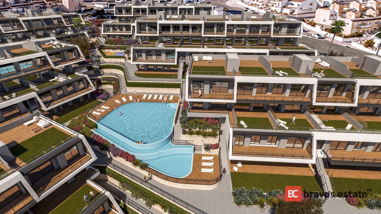 Beachside 2-Bedroom Apartment in Arenales del Sol - 18
