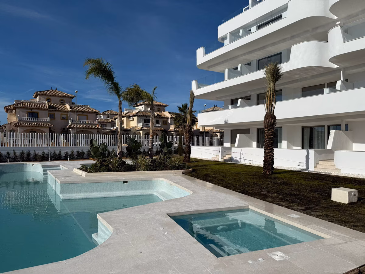 Vivalife — Key-Ready 2-Bedroom Apartment in Lomas de Cabo Roig 1