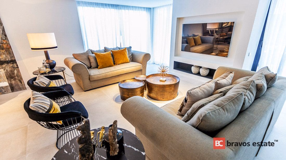 Beachside 4-Bedroom Villa in Alicante - 13