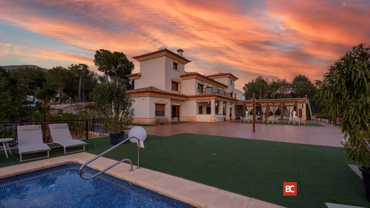 Villa De Lujo de 12 Dormitorios en Finestrat - 88