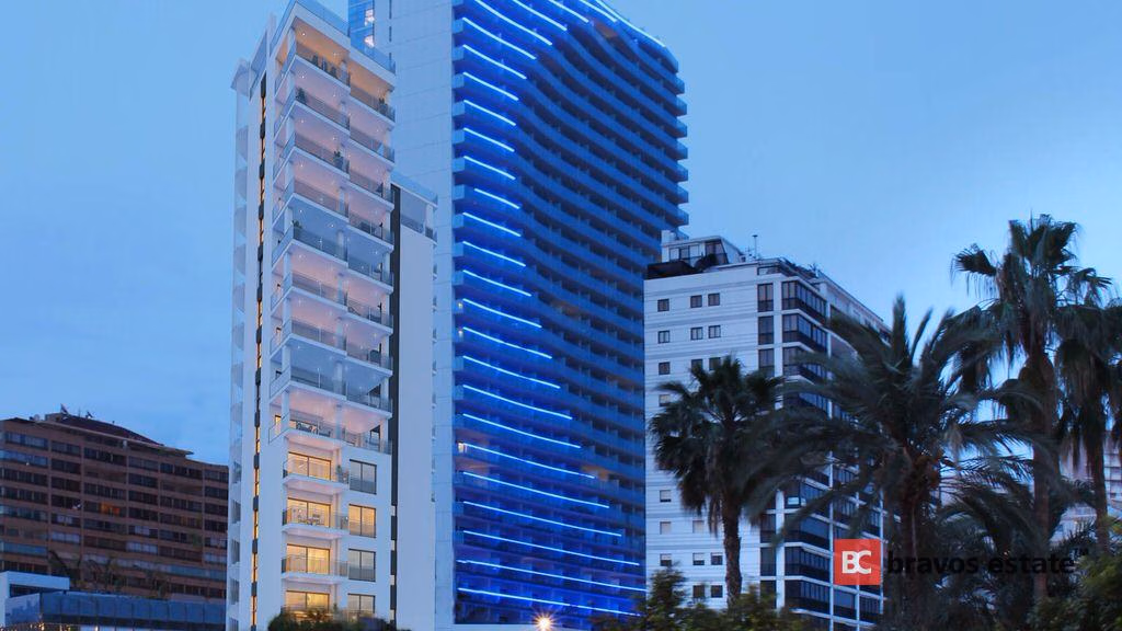 Seafront 2-Bedroom Apartment in Calpe · 75 m² - 8