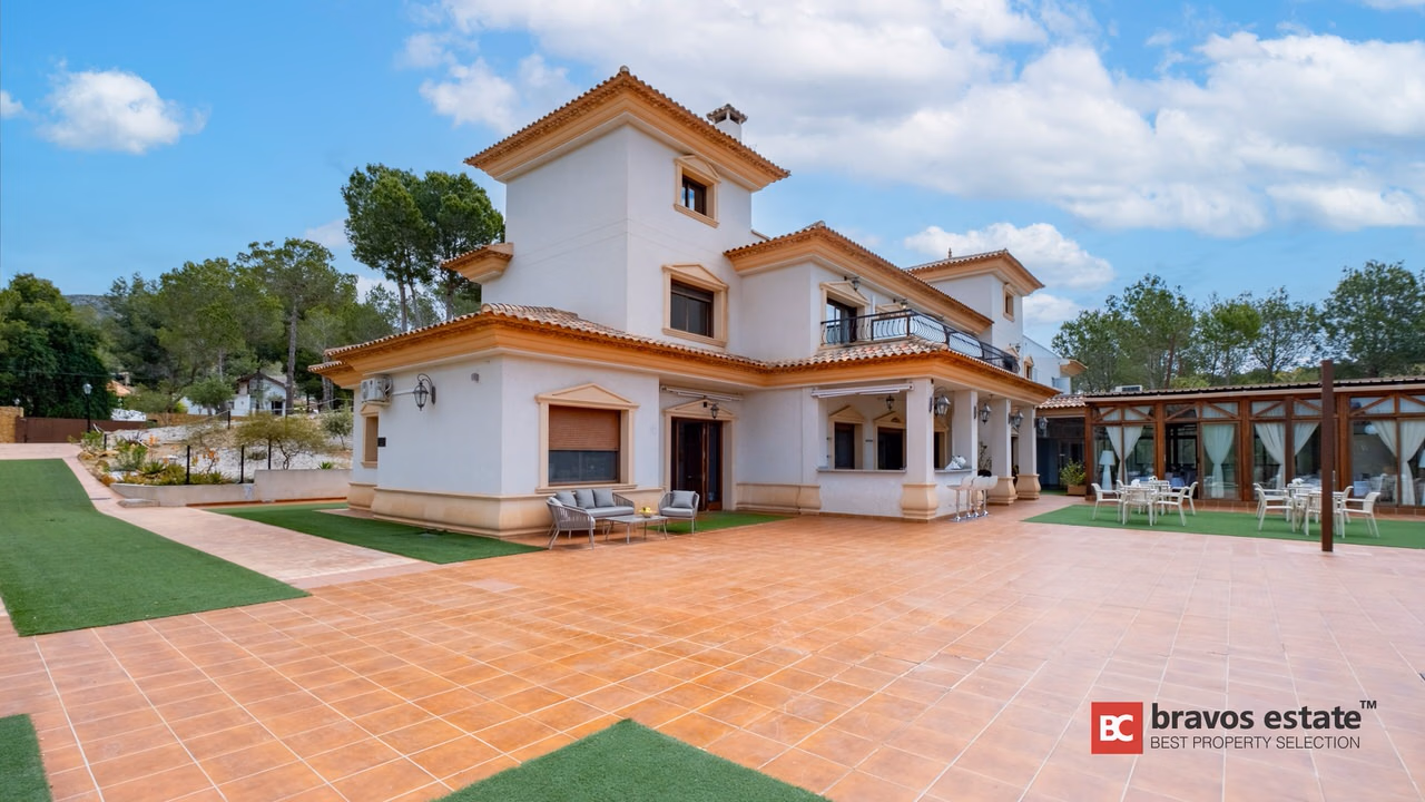 Villa De Lujo de 12 Dormitorios en Finestrat - 7