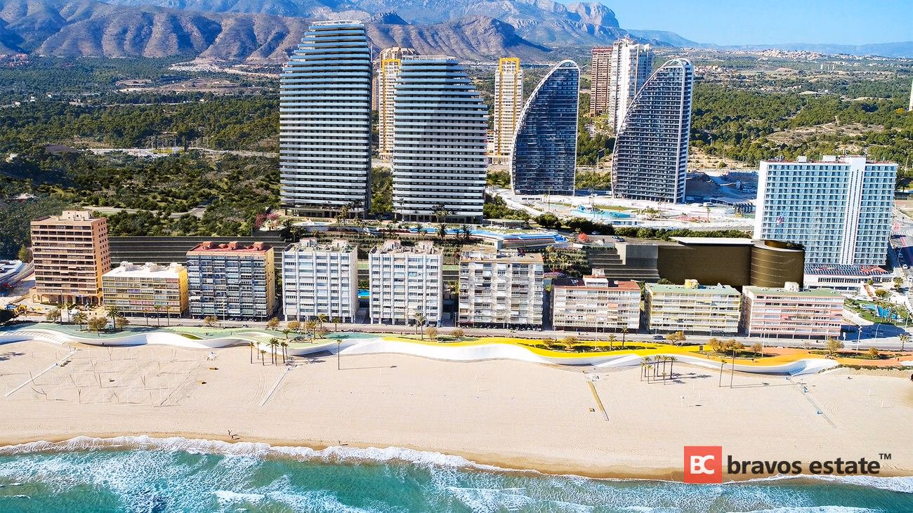 Seafront 4-Bedroom Apartment in Benidorm - 13
