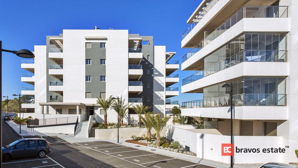 Apartamento de Obra Nueva de 3 Dormitorios en Villamartin · 93 m² - 12