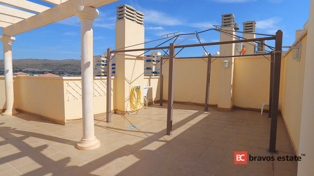 Seafront 2-Bedroom Apartment in El Campello · 75 m² - 3