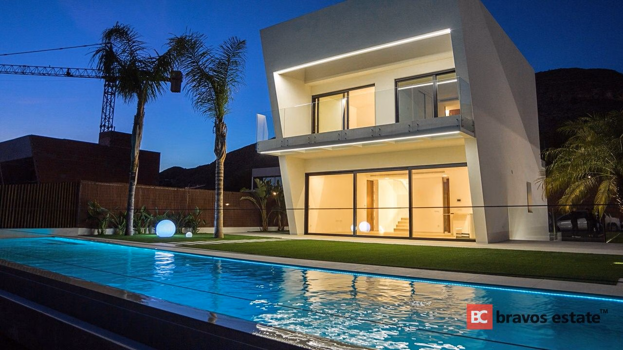 New Build 3-Bedroom Villa in Finestrat · 246 m² - 10