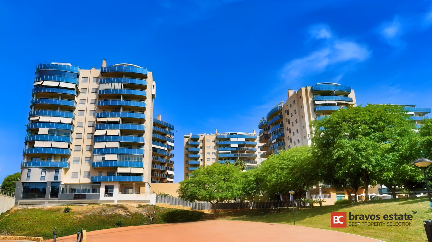 Beachside 3-Bedroom Apartment in El Campello - 26