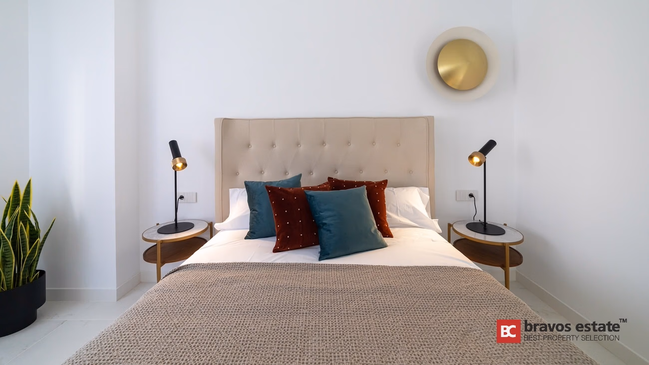 Seafront 3-Bedroom Apartment in Punta Prima - 31