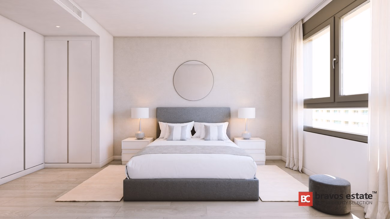 Beachside 4-Bedroom Apartment in Alicante · 123 m² - 6