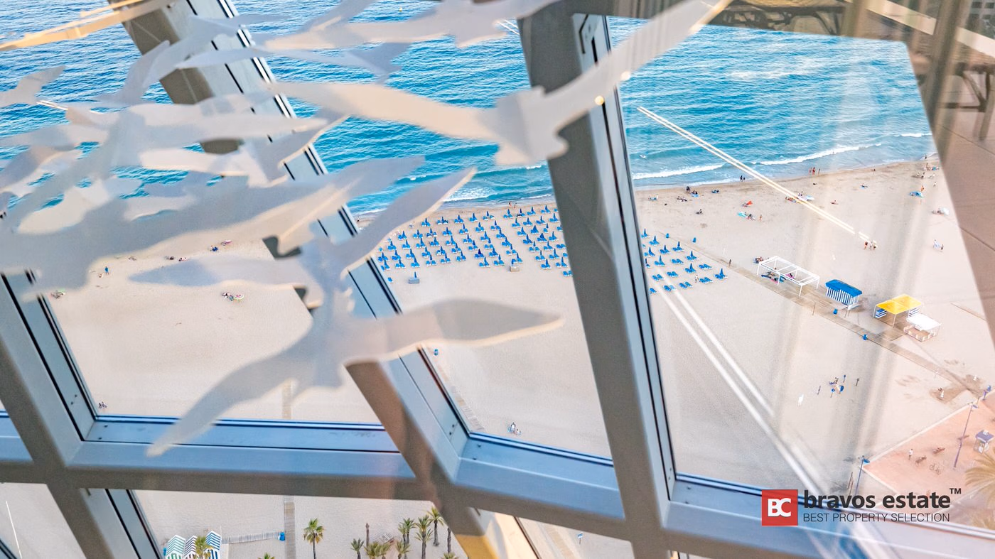 Frontline 2-Bed Apartment on Poniente Beach, Benidorm - 22