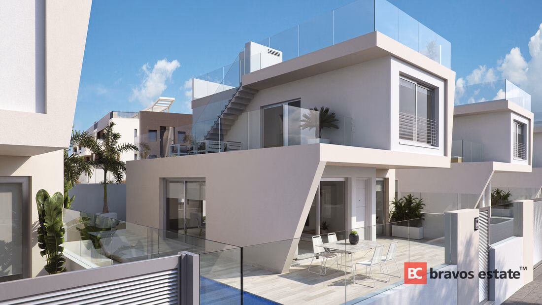Seafront 3-Bedroom Villa in Mil Palmeras - 6